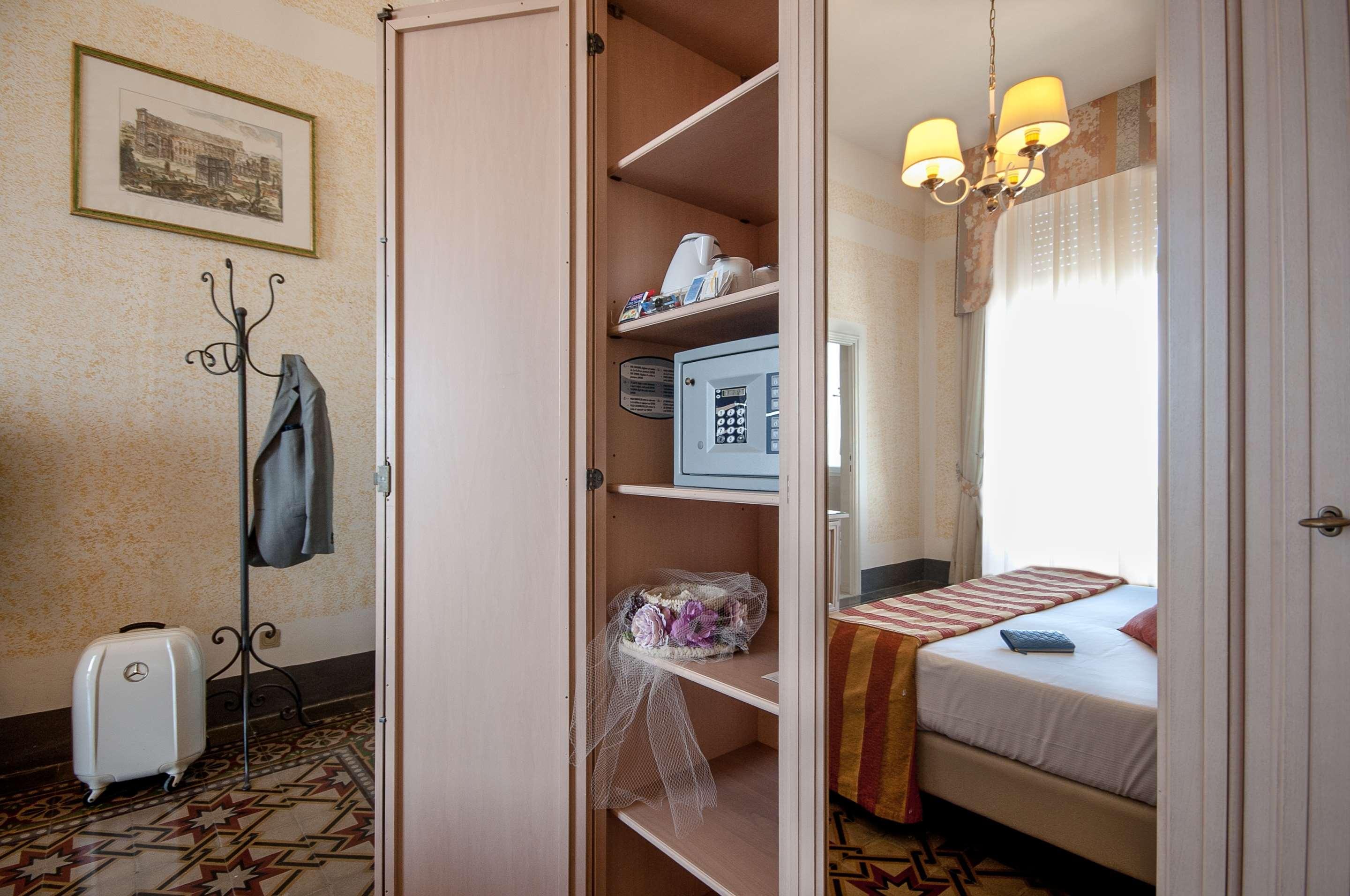 Hotel Grand Royal 4*