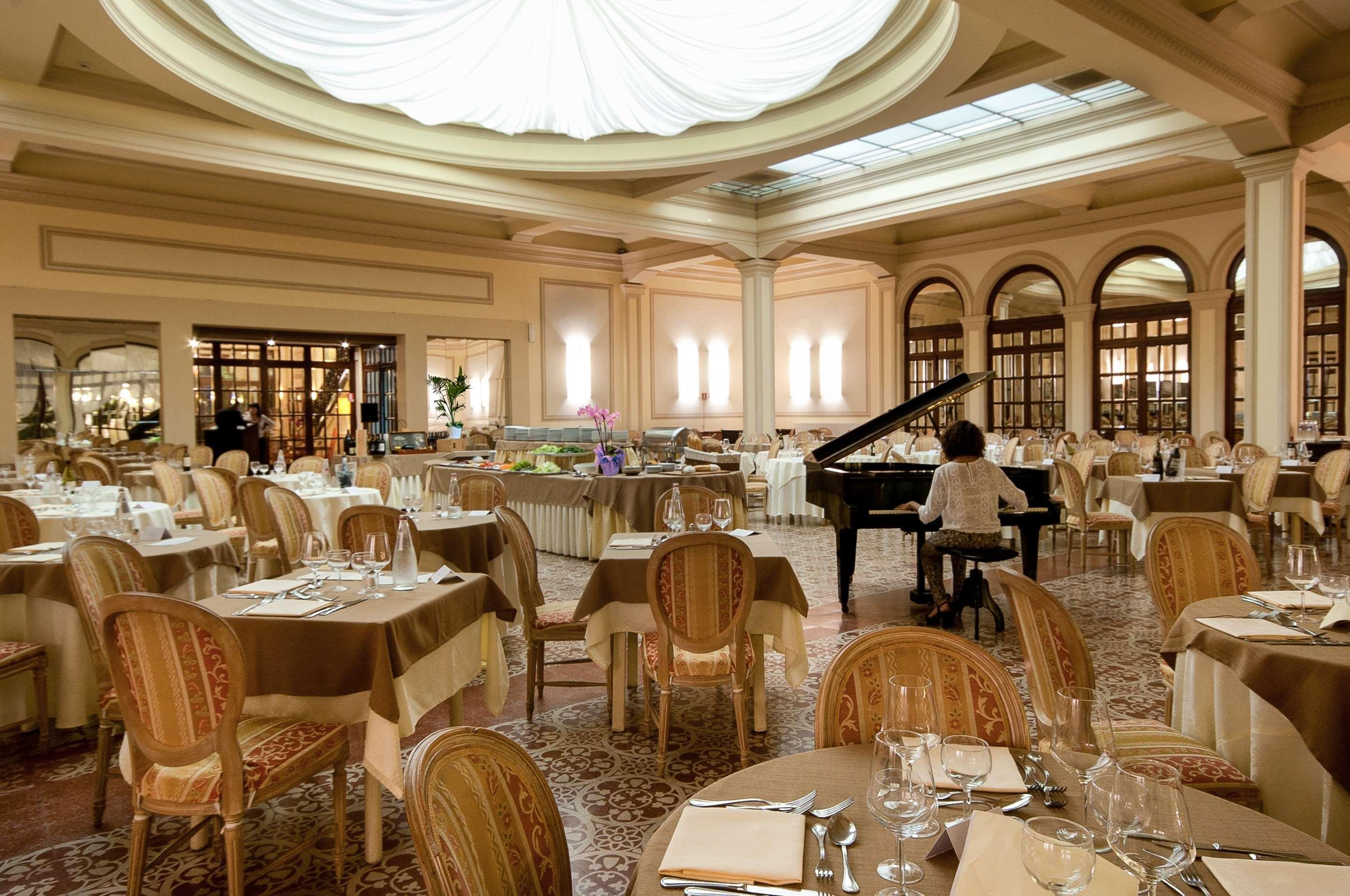 Grand Royal Hotel