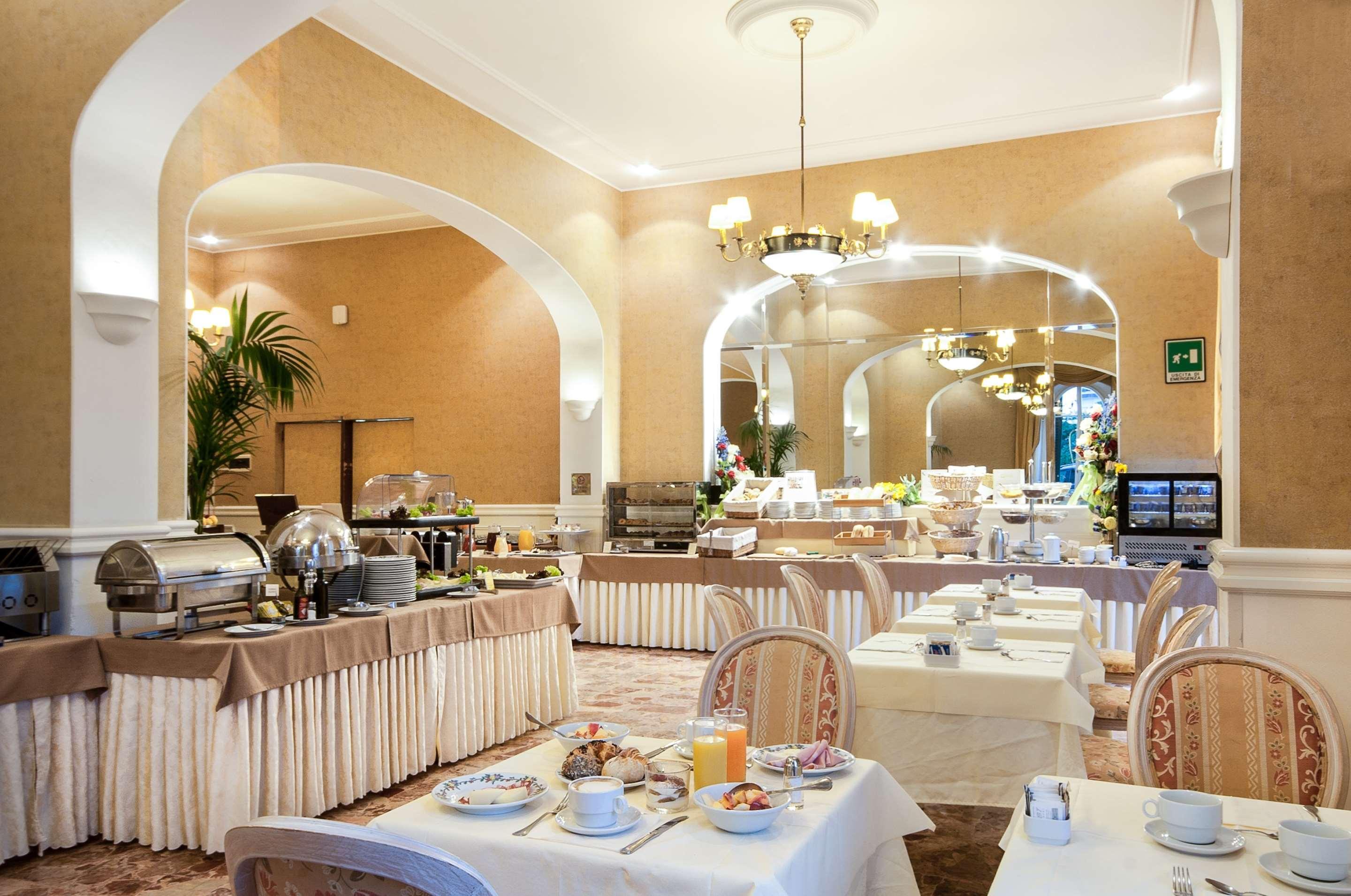Hotel Grand Royal
