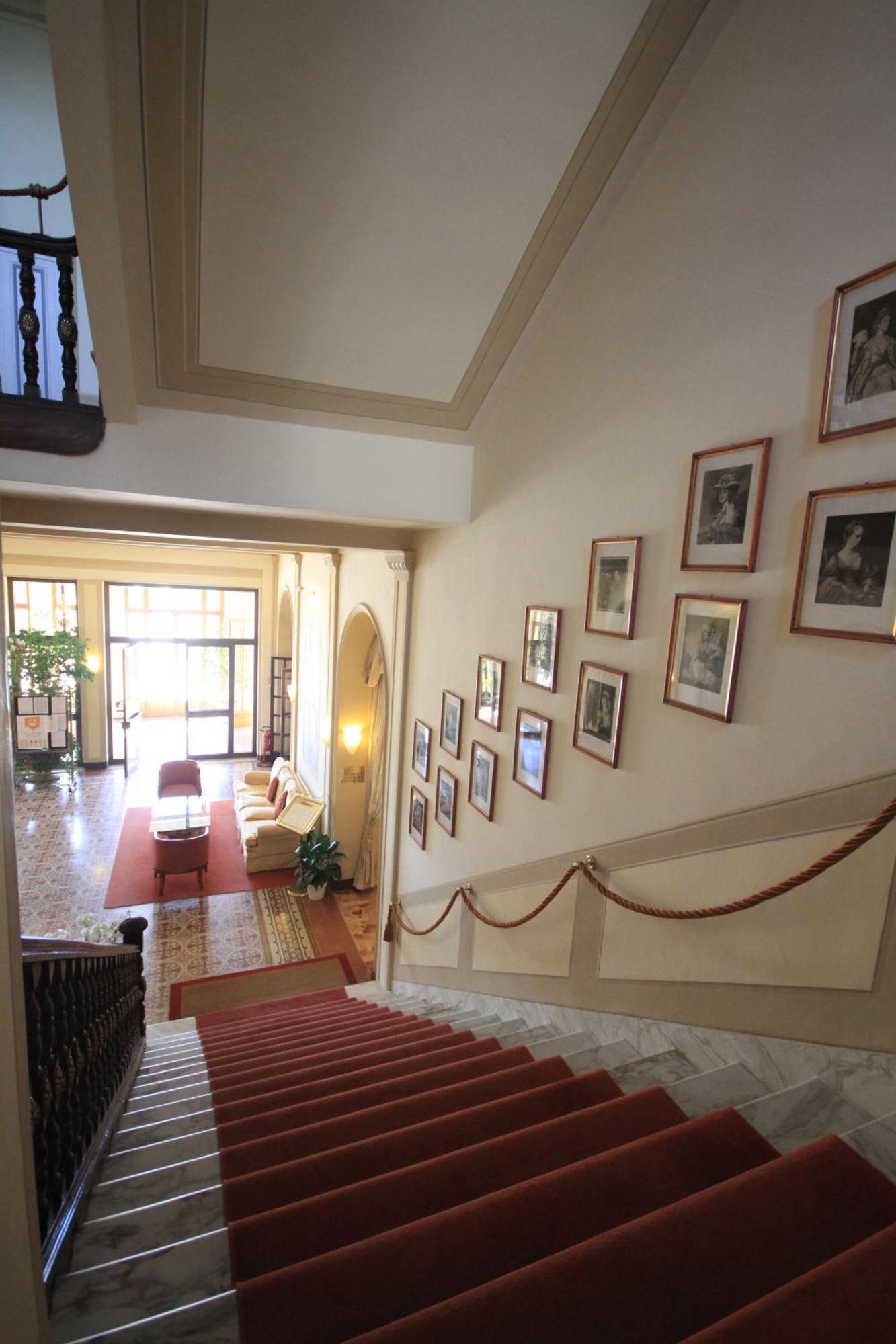 Hotel Grand Royal 4*