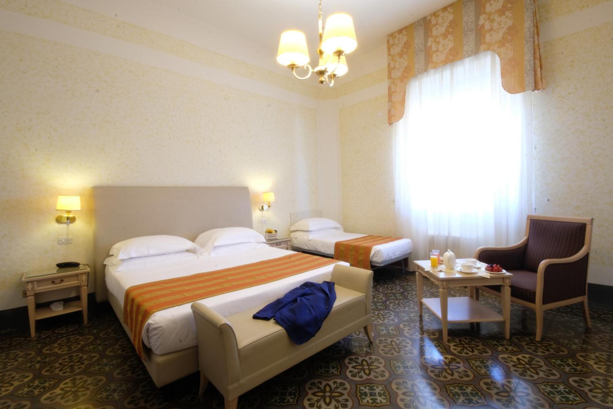Grand Royal Hotel 4*
