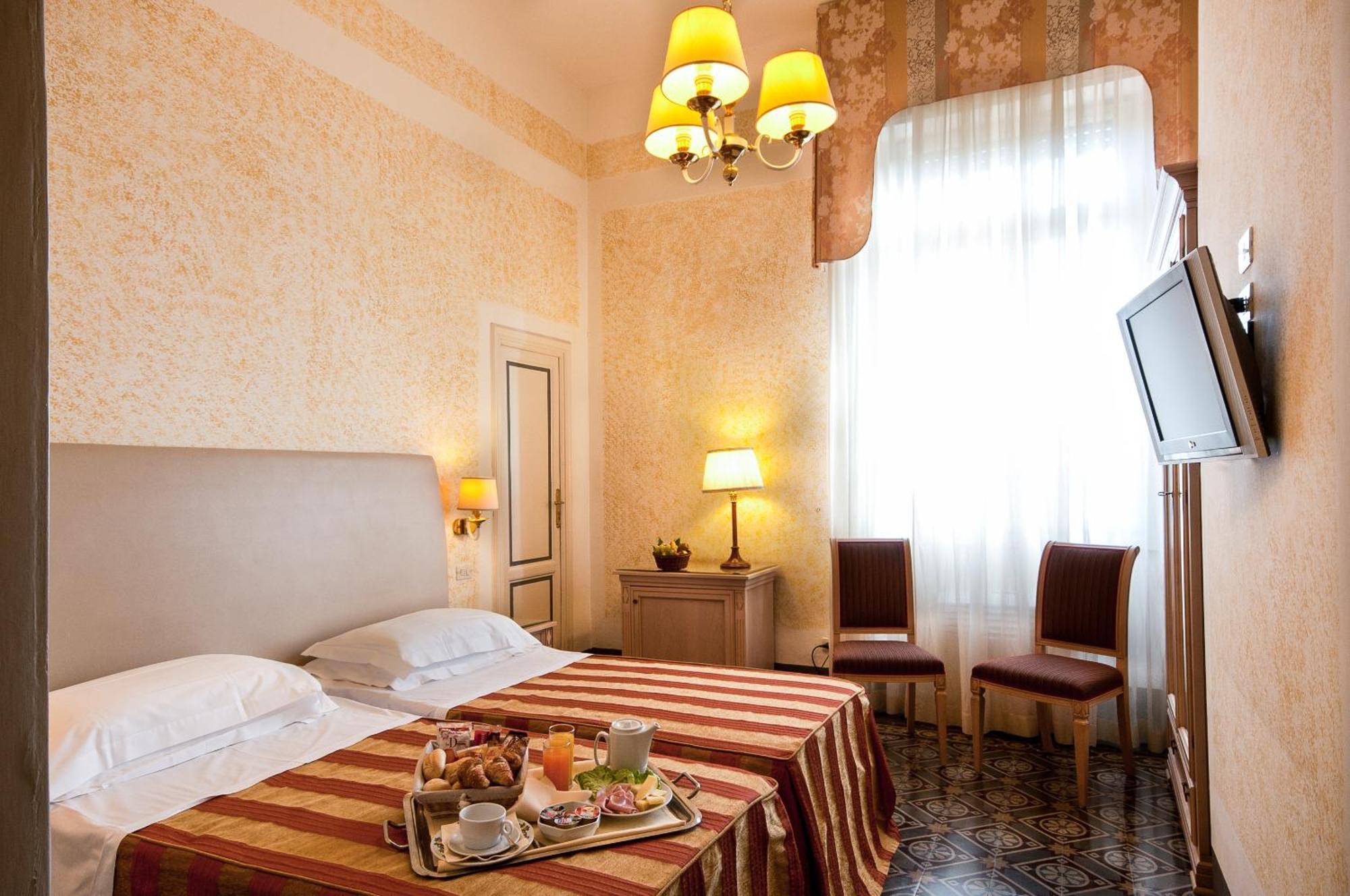 Grand Royal Hotel