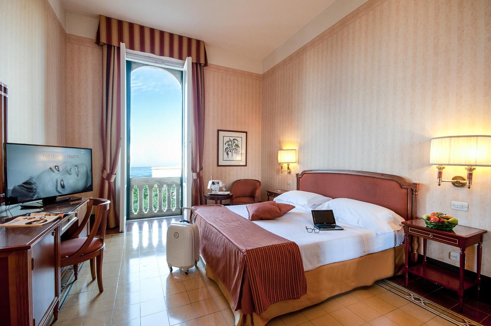 Grand Royal Hotel 4*