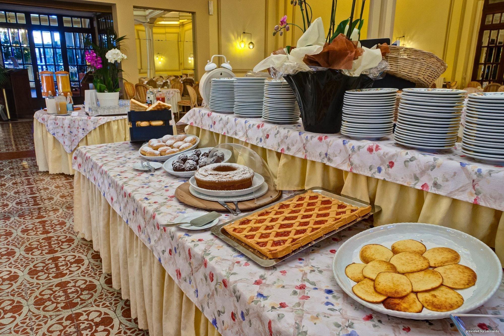 Hotel Grand Royal