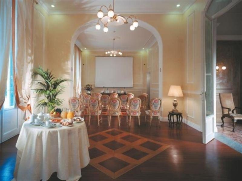 Hotel Grand Royal 4*
